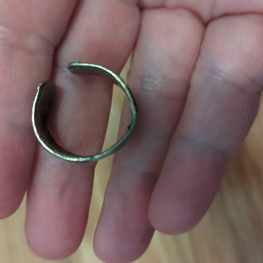 Silverplated Ring - Picture 3 of 3